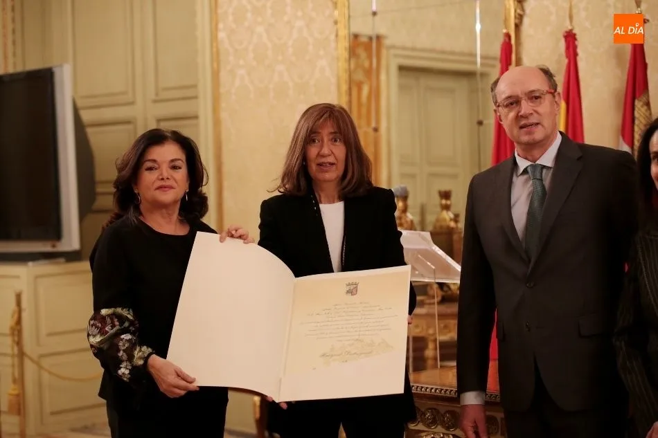 Foto 4 - La primera mujer que presidi&oacute; la Federaci&oacute;n Internacional de Farmacia, nueva Hu&eacute;sped Distinguida ...