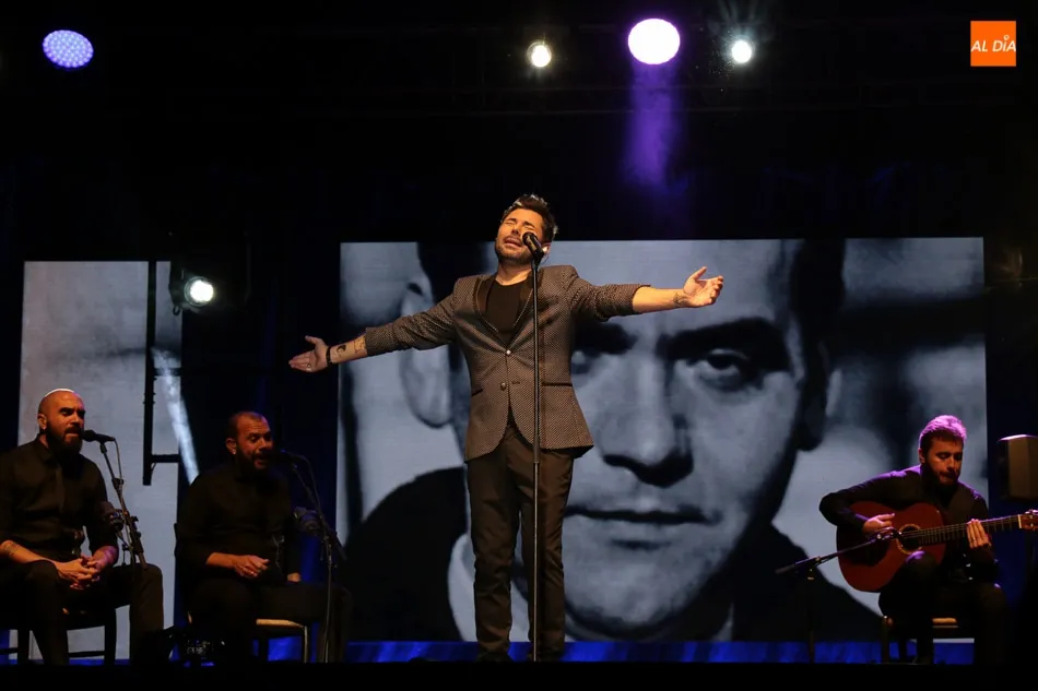 Foto 8 - Miguel Poveda triunfa en Salamanca con su enfoque &lsquo;Enlorquecido&rsquo;