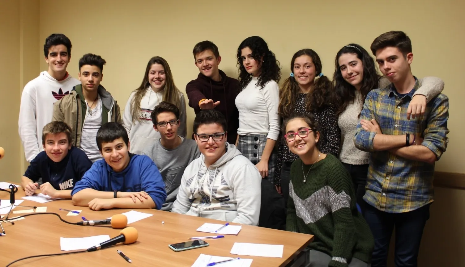 Los jóvenes de Radio i graban un programa especial con motivo del 25N  