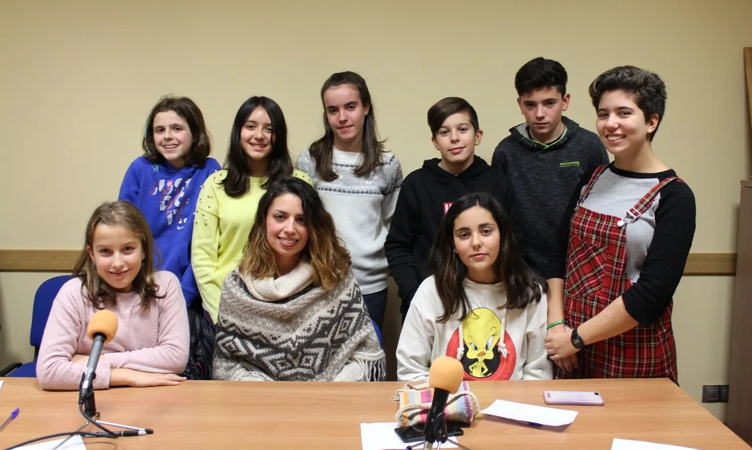 Foto 6 - Los j&oacute;venes de Radio i graban un programa especial con motivo del 25N  