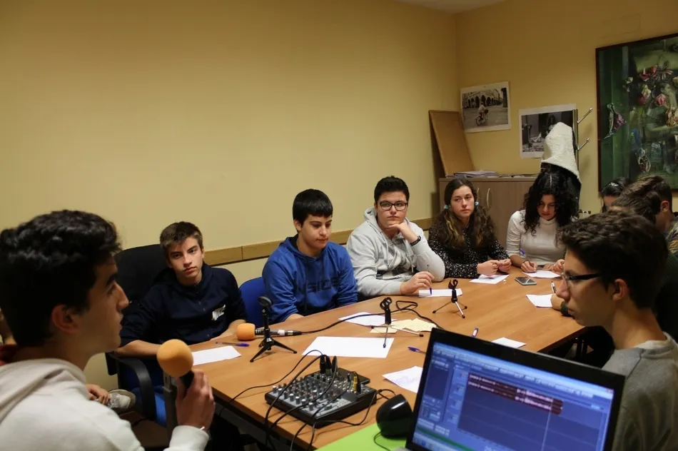 Foto 3 - Ya est&aacute;n disponibles los audios de las entrevistas realizadas por los j&oacute;venes de Radio i  
