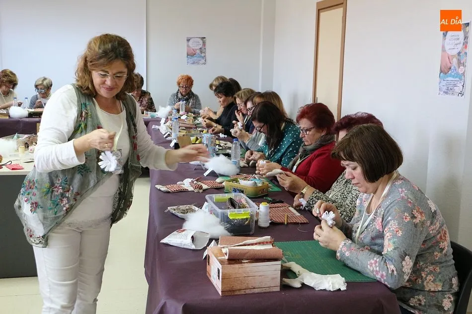 Foto 3 - Mujeres de toda la provincia se dan cita en el I Encuentro de Patchwork