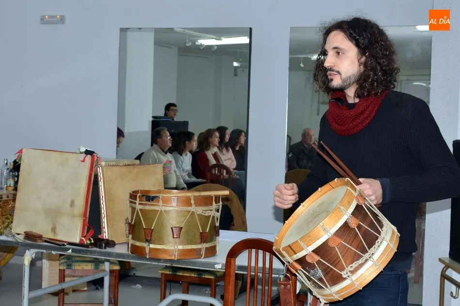 Foto 9 - Mismos instrumentos y mismos ritmos en la m&uacute;sica de percusi&oacute;n de La Raya&nbsp;