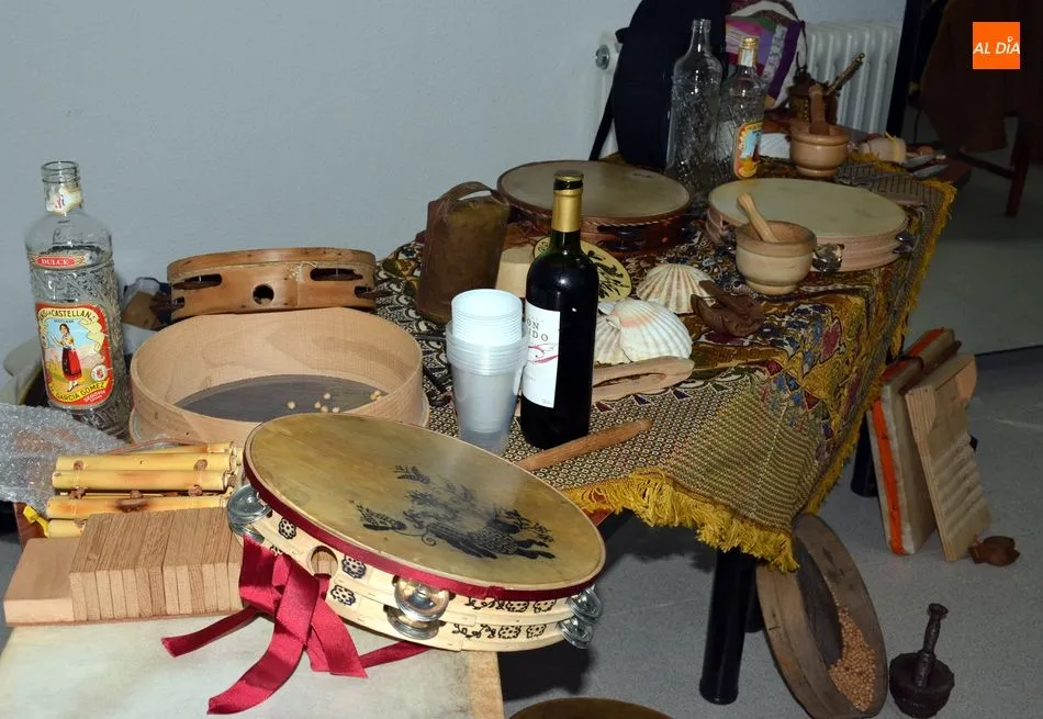 Foto 3 - Mismos instrumentos y mismos ritmos en la m&uacute;sica de percusi&oacute;n de La Raya&nbsp;