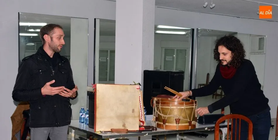 Foto 10 - Mismos instrumentos y mismos ritmos en la m&uacute;sica de percusi&oacute;n de La Raya&nbsp;