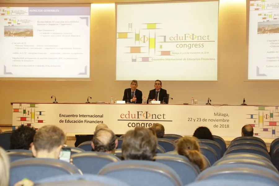 Foto 4 - M&aacute;s de 250 personas asisten al Congreso Internacional de Educaci&oacute;n Financiera de Edufinet  