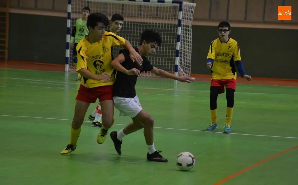 Foto 5 - Resultados desiguales para los equipos de Vitigudino de f&uacute;tbol sala en los Juegos Escolares&nbsp;