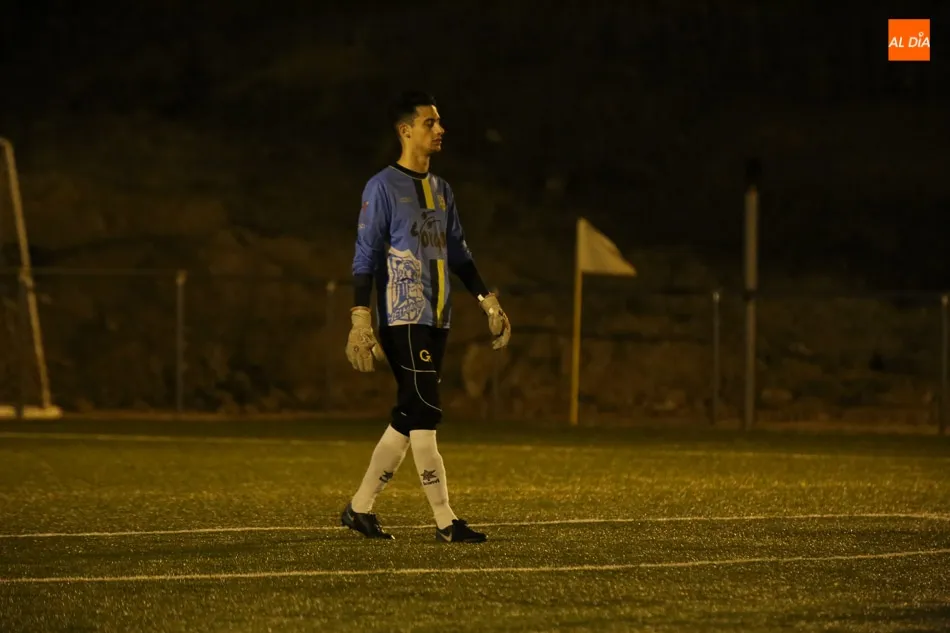 Foto 9 - Real Salamanca Monterrey y Capuchinos vencen en los partidos del domingo