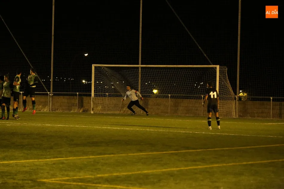 Foto 5 - Real Salamanca Monterrey y Capuchinos vencen en los partidos del domingo