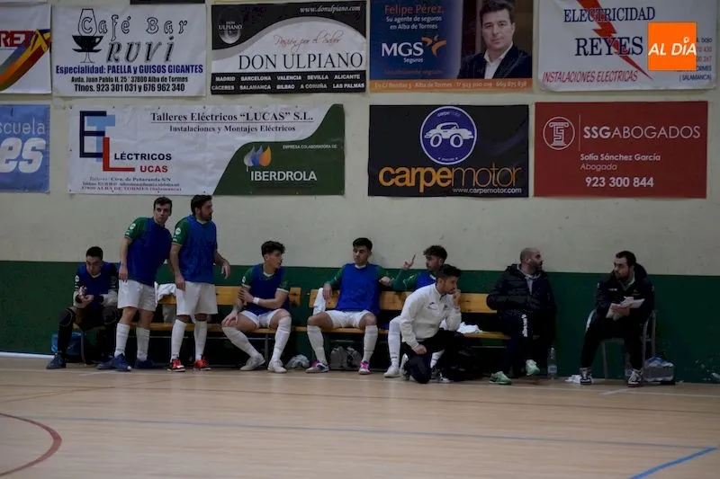 Foto 11 - El Piensos Dur&aacute;n Albense vuelve a la senda de la victoria ante el Puertas Deyma (8-2)