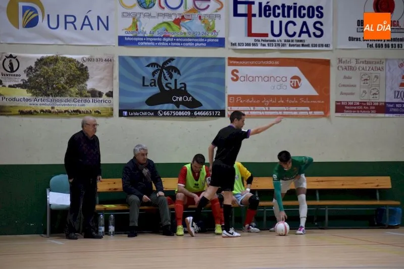 Foto 7 - El Piensos Dur&aacute;n Albense vuelve a la senda de la victoria ante el Puertas Deyma (8-2)