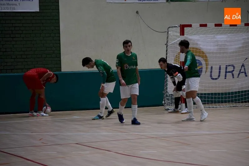 Foto 5 - El Piensos Dur&aacute;n Albense vuelve a la senda de la victoria ante el Puertas Deyma (8-2)