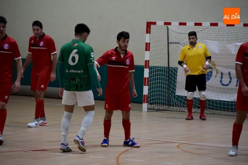 Foto 4 - El Piensos Dur&aacute;n Albense vuelve a la senda de la victoria ante el Puertas Deyma (8-2)