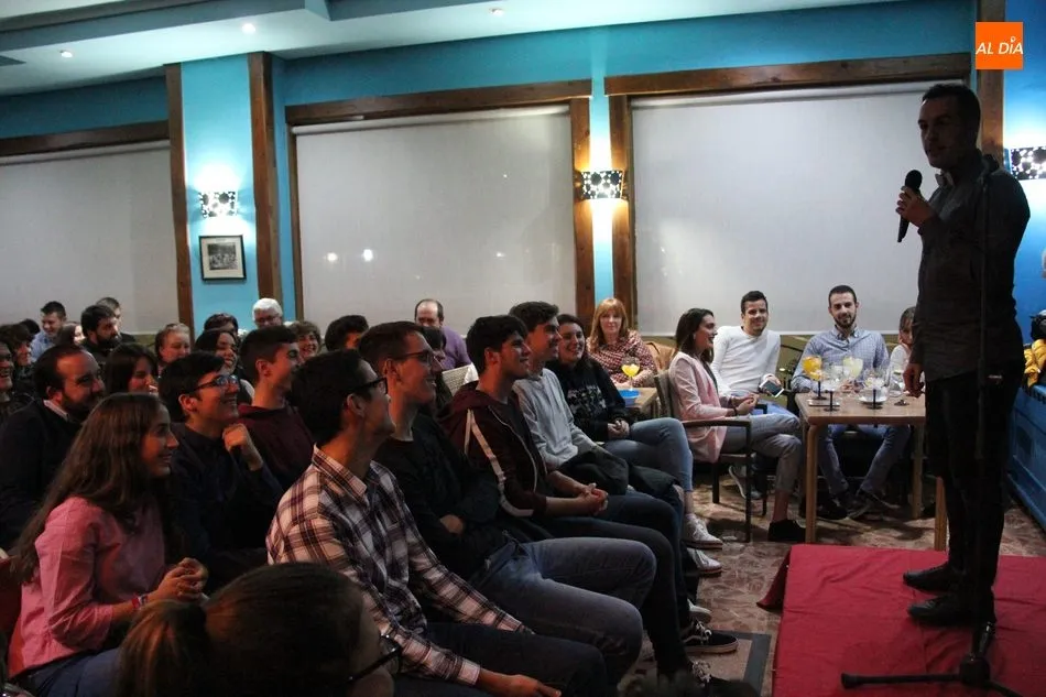 Foto 9 - Dani Fontecha pone un excelente broche a los mon&oacute;logos de la Cafeter&iacute;a Imperial  