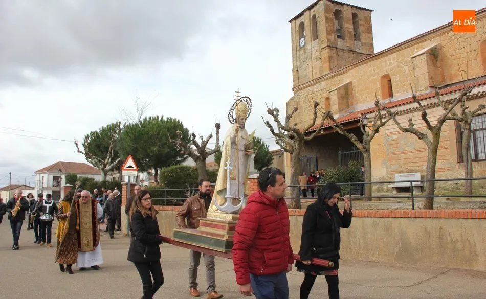 Procesión con San Clemente por las calle del pueblo / REP. GRÁFICO: A.V.B.