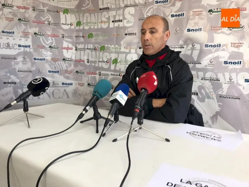 Antonio Calderón durante la rueda de prensa