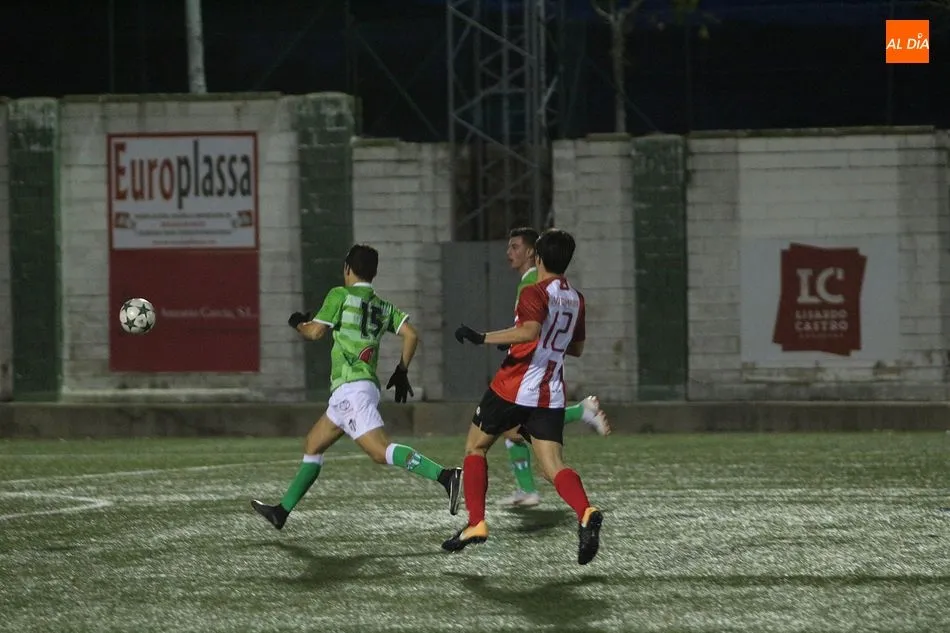 Foto 5 - El CD Guijuelo B golea al Pizarrales para evitar descolgarse de la parte alta de la tabla (4-2)