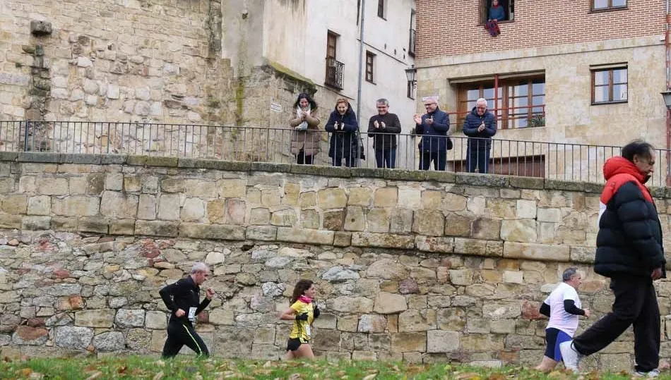 Diego Jiménez y Pilar García se proclaman vencedores de la VI Vuelta Pedestre a Salamanca
