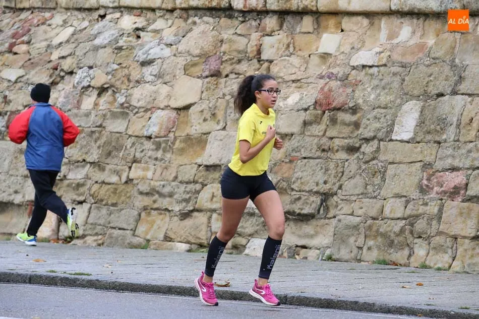 Foto 6 - Diego Jim&eacute;nez y Pilar Garc&iacute;a se proclaman vencedores de la VI Vuelta Pedestre a Salamanca