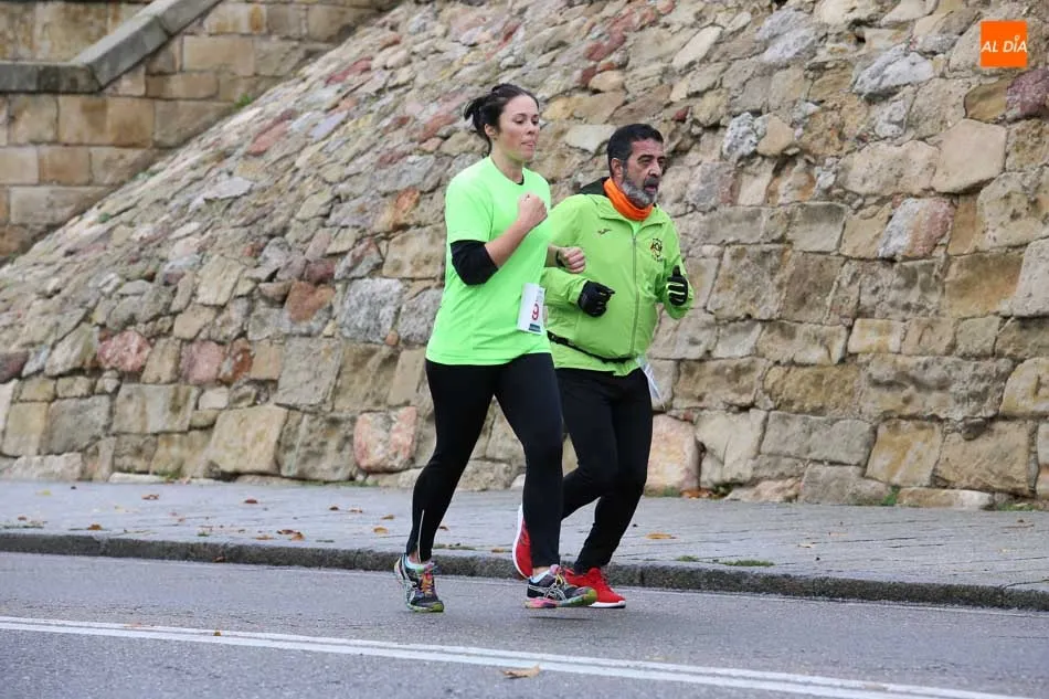 Foto 4 - Diego Jim&eacute;nez y Pilar Garc&iacute;a se proclaman vencedores de la VI Vuelta Pedestre a Salamanca