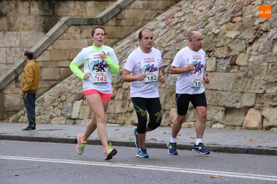 Foto 3 - Diego Jim&eacute;nez y Pilar Garc&iacute;a se proclaman vencedores de la VI Vuelta Pedestre a Salamanca