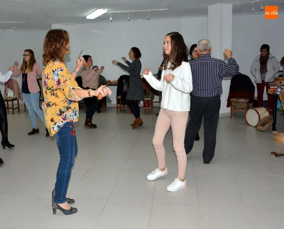 Foto 4 - El folclore de Lumbrales protagoniza la &uacute;ltima sesi&oacute;n de los talleres de m&uacute;sica tradicional de...
