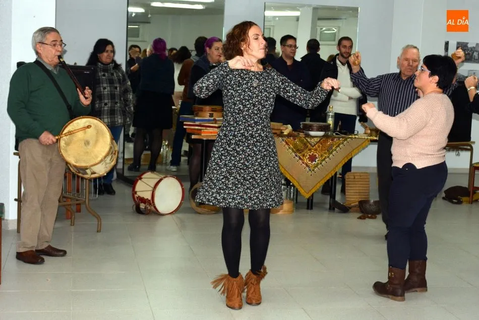 Foto 2 - El folclore de Lumbrales protagoniza la &uacute;ltima sesi&oacute;n de los talleres de m&uacute;sica tradicional de...