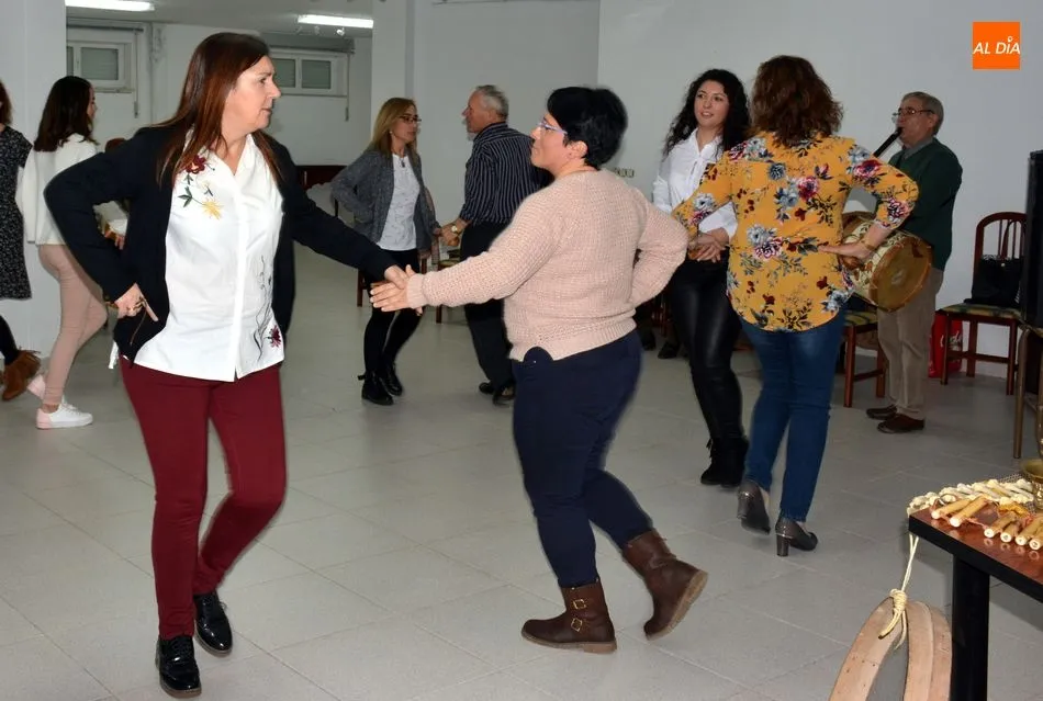 Foto 3 - El folclore de Lumbrales protagoniza la &uacute;ltima sesi&oacute;n de los talleres de m&uacute;sica tradicional de...