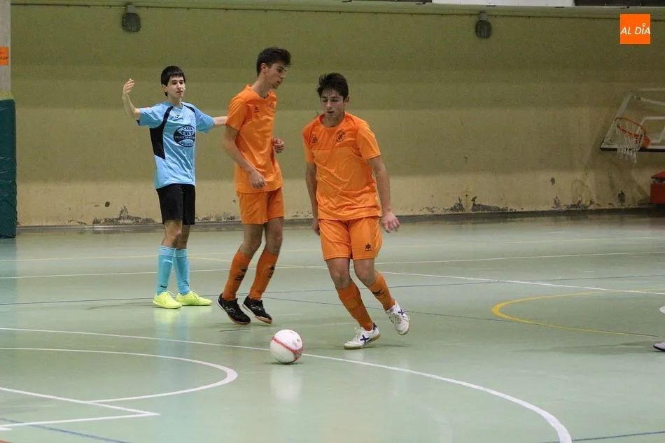 Foto 3 - El Alhambra Juvenil se impone al San Crist&oacute;bal por 5-1