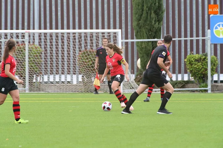 Acción de un partido anterior jugado por el Salamanca FF