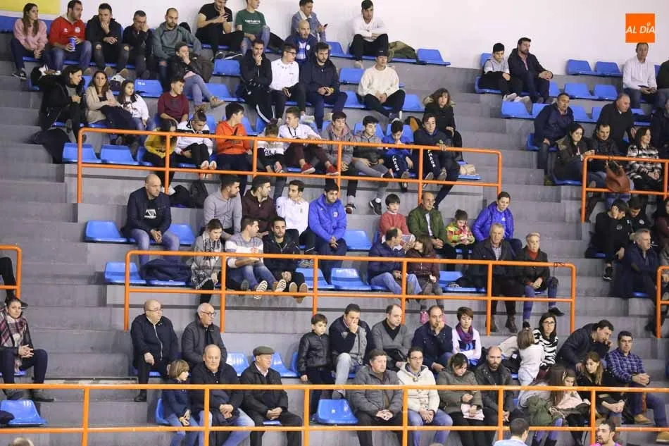 Foto 4 - El Salamanca F&uacute;tbol Sala vuelve a la victoria con una manita (5-0)
