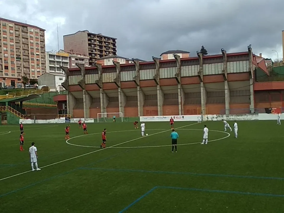 Instantes del partido entre el Béjar Industrial y el Ribert
