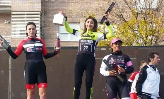 Foto 4 - Ainhoa S&aacute;nchez Casta&ntilde;o queda 2&ordf; en la III Carrera del Pavo de Arroyo de la Encomienda  