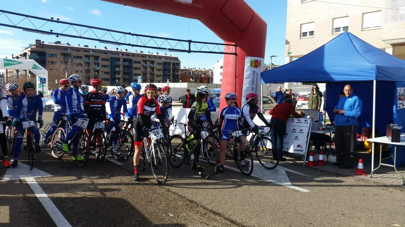 Foto 3 - Ainhoa S&aacute;nchez Casta&ntilde;o queda 2&ordf; en la III Carrera del Pavo de Arroyo de la Encomienda  