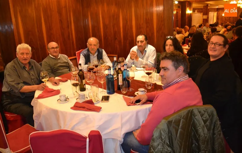 Foto 7 - Manuel Diosleguarde recoge el trofeo a la mejor faena de la Feria de Pe&ntilde;aranda