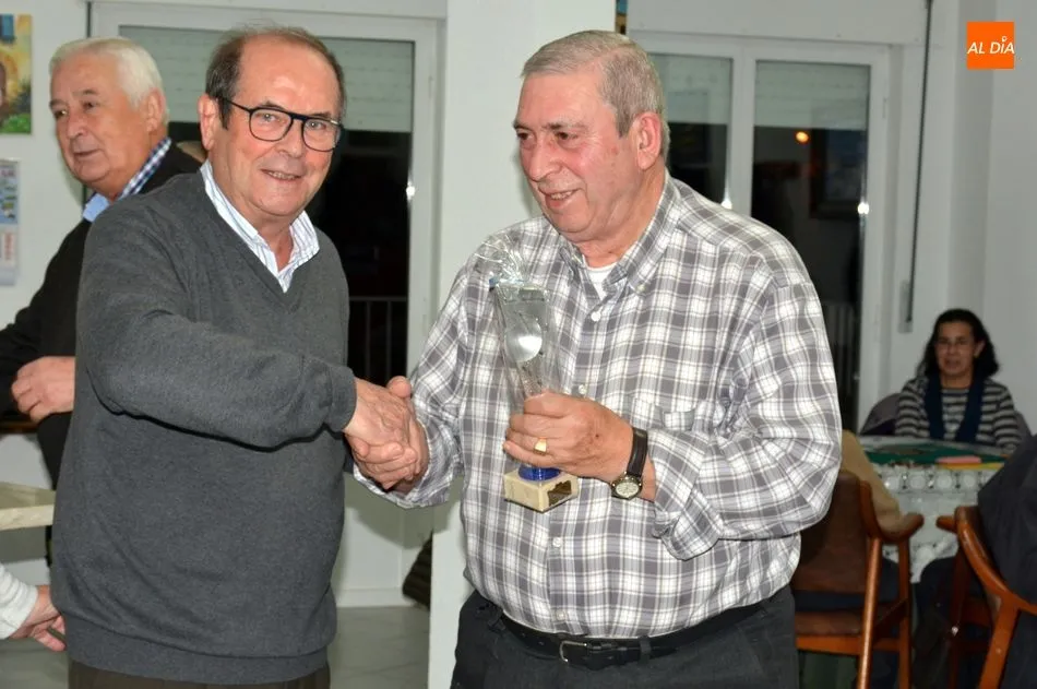 Foto 8 - Los veteranos ganan el XVII Campeonato de Brisca en el hogar del jubilado de Lumbrales