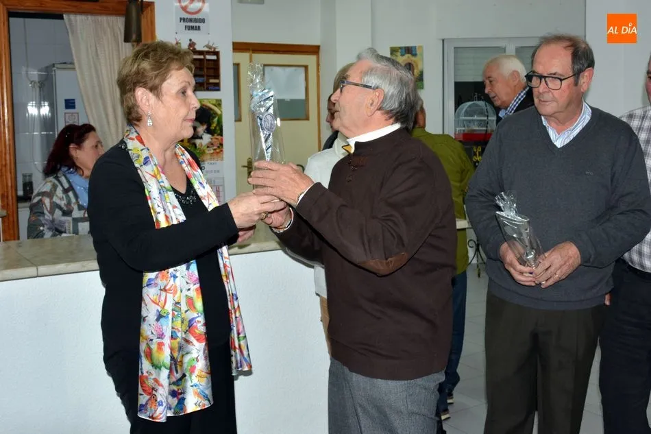 Foto 7 - Los veteranos ganan el XVII Campeonato de Brisca en el hogar del jubilado de Lumbrales