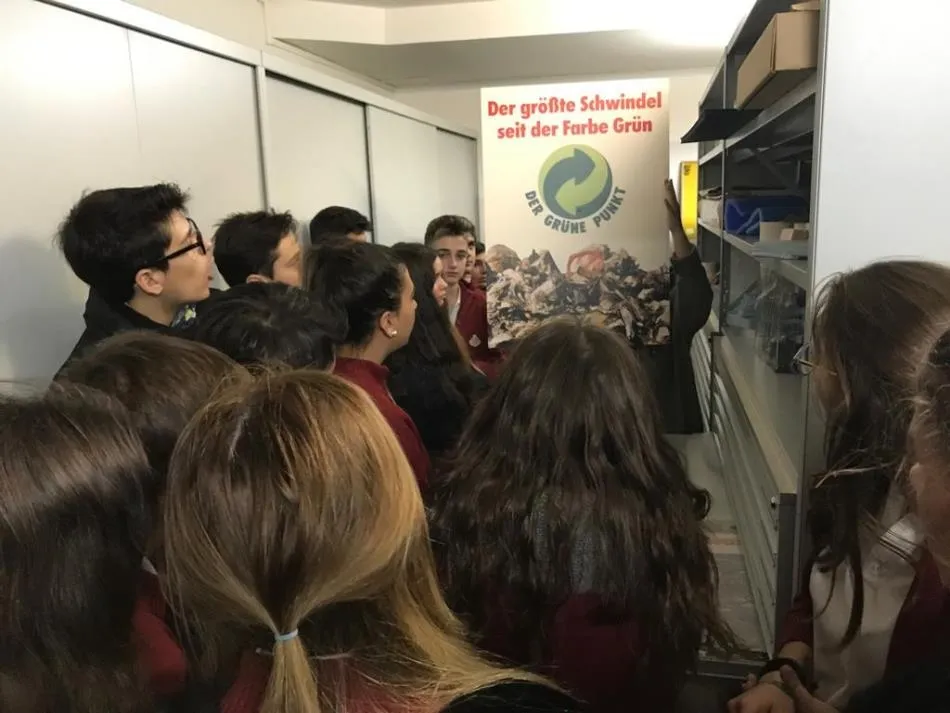 Foto 9 - Divertida lecci&oacute;n de arte en el DA2&nbsp;para alumnos del colegio San Juan Bosco