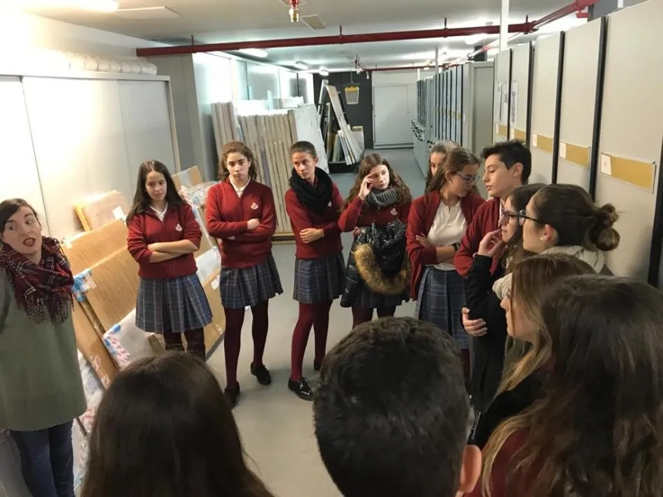 Foto 4 - Divertida lecci&oacute;n de arte en el DA2&nbsp;para alumnos del colegio San Juan Bosco