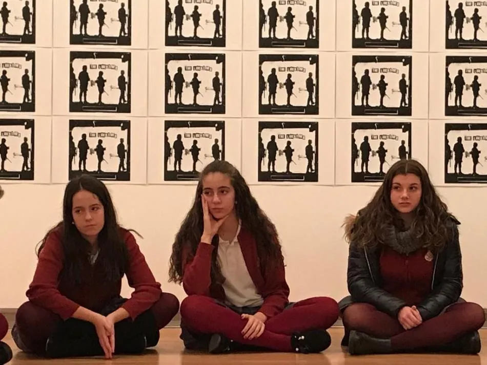 Foto 2 - Divertida lecci&oacute;n de arte en el DA2&nbsp;para alumnos del colegio San Juan Bosco