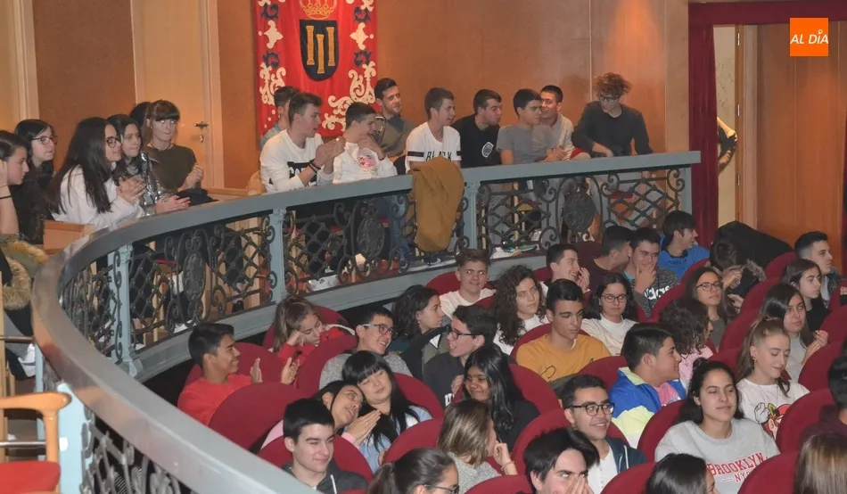 Foto 10 - El rompedor espect&aacute;culo de &lsquo;La Calderona&rsquo; conquista a los alumnos de Secundaria  