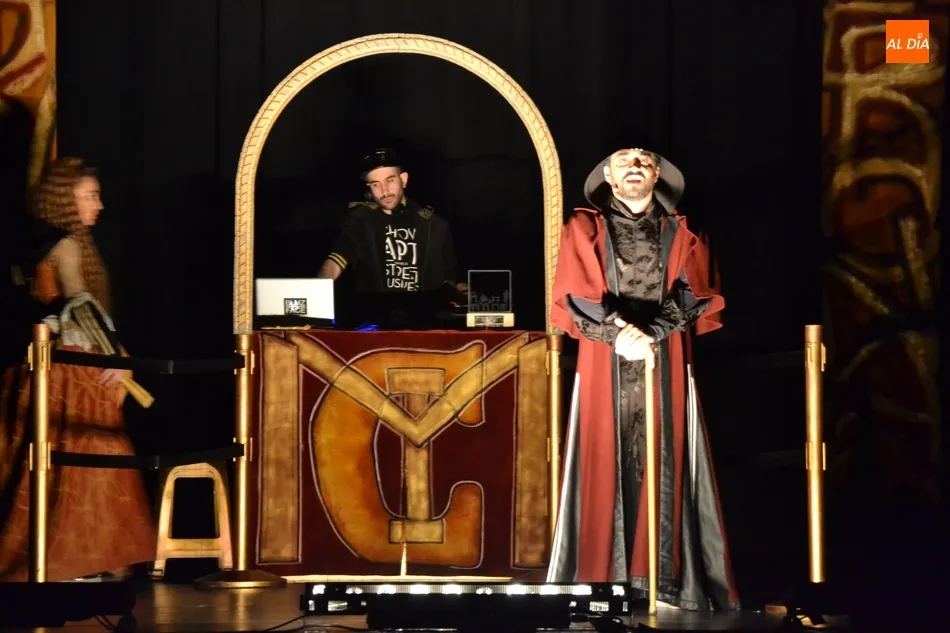 Foto 6 - El rompedor espect&aacute;culo de &lsquo;La Calderona&rsquo; conquista a los alumnos de Secundaria  
