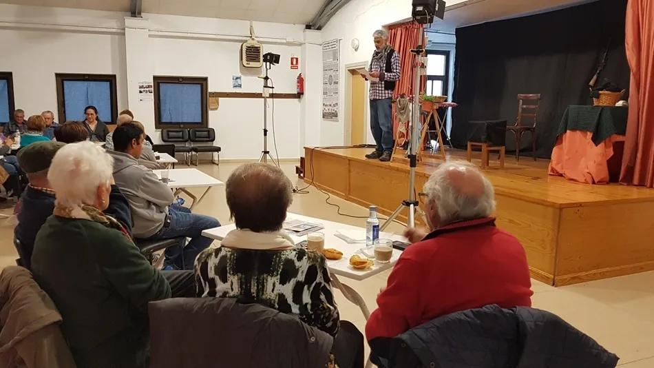 Foto 6 - Caf&eacute; teatro en Juzbado contra la Violencia de G&eacute;nero