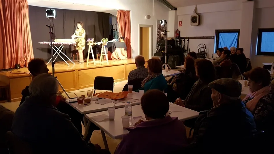 Foto 4 - Caf&eacute; teatro en Juzbado contra la Violencia de G&eacute;nero