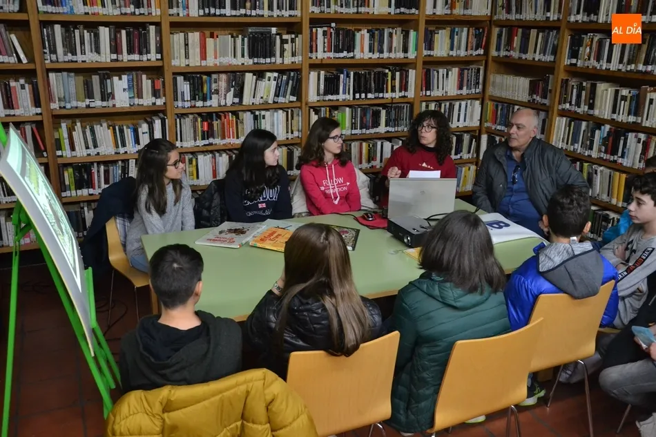Foto 5 - El dibujante de c&oacute;mics Jos&eacute; Revilla visita el taller &lsquo;El Duende del &Aacute;gueda&rsquo;  