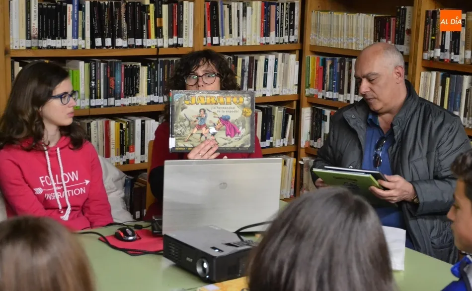 Foto 4 - El dibujante de c&oacute;mics Jos&eacute; Revilla visita el taller &lsquo;El Duende del &Aacute;gueda&rsquo;  