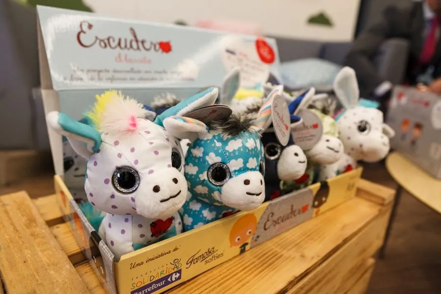 Foto 2 - Carrefour y Famosa presentan una campa&ntilde;a a favor de la infancia con Discapacidad F&iacute;sica y...