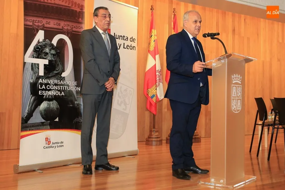 Foto 4 - Salmantinos ilustres y estudiantes celebran el 40 aniversario de la Constituci&oacute;n Espa&ntilde;ola