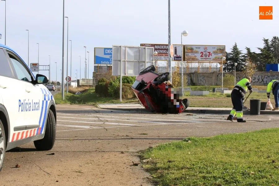 Foto 5 - Herida tras un vuelco en la v&iacute;a de servicio del Centro Comercial Capuchinos