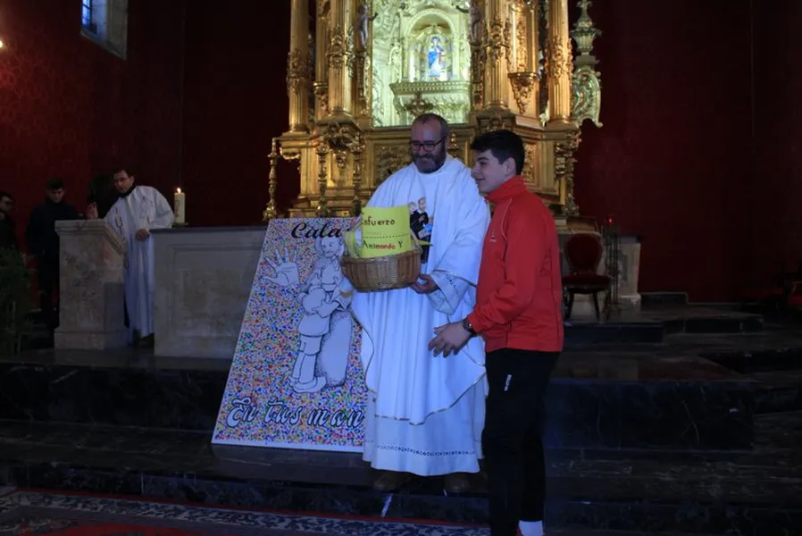 Foto 2 - El colegio Calasanz rinde homenaje a su patr&oacute;n por el D&iacute;a del Maestro  